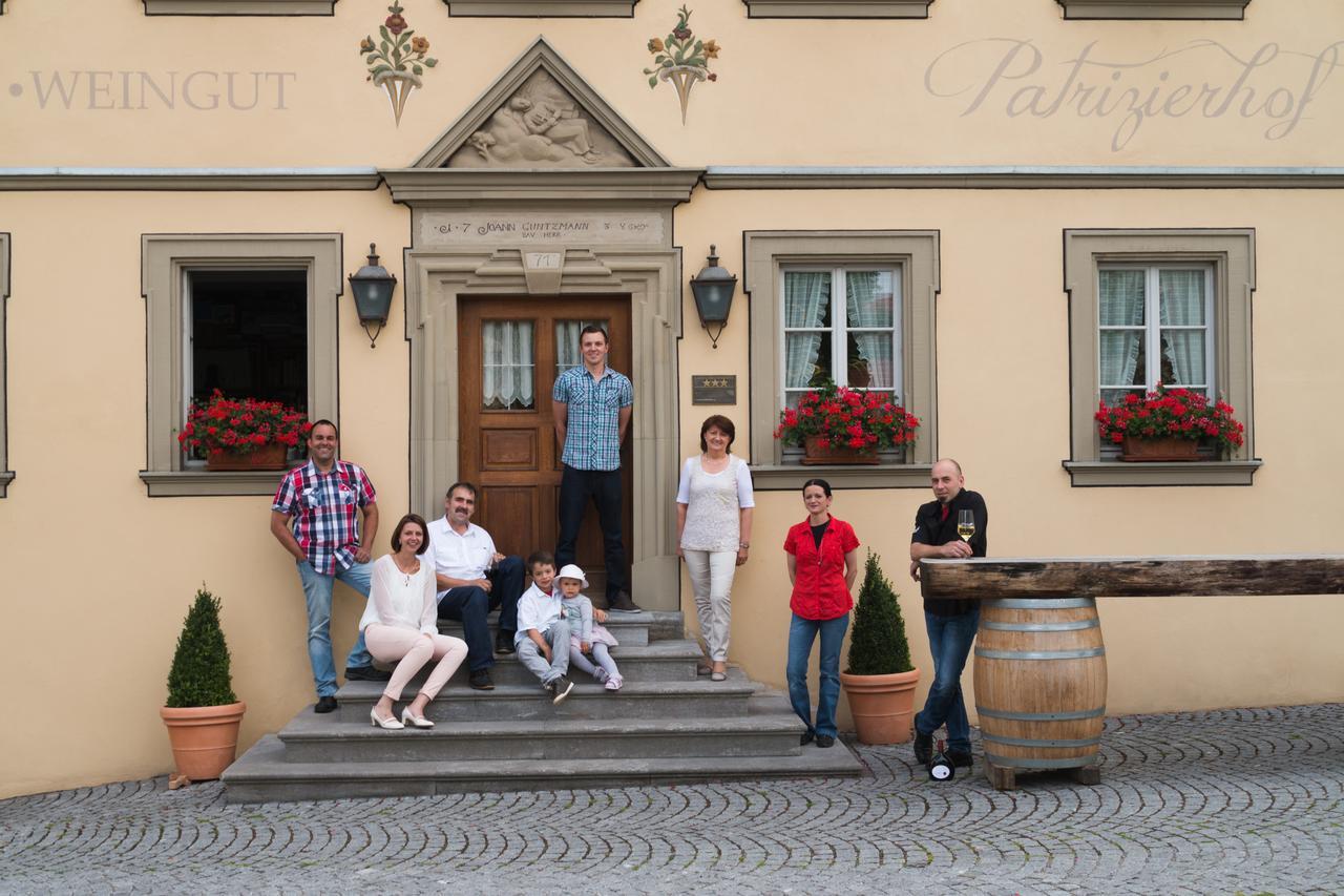 Der Patrizierhof - Weingut Gasthof Hotel - Familie Grebner Grosslangheim Exteriör bild